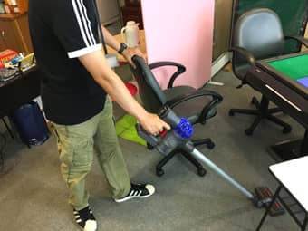 フロア清掃
